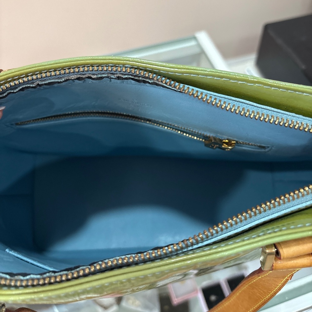 LV green Vernis tote - Picture 2 of 5